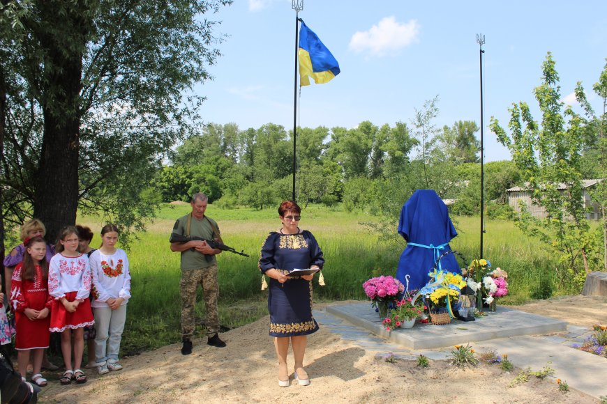 У Термахівці відкрито пам’ятний знак на честь загиблих героїв 114-ї ОМБр